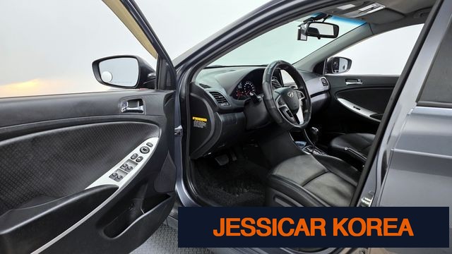 2011 Hyundai Accent (new model) - Thumbnail 14