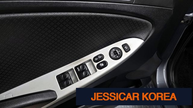 2011 Hyundai Accent (new model) - Thumbnail 16