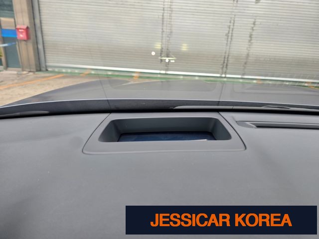 2025 Genesis GV70 - Thumbnail 8