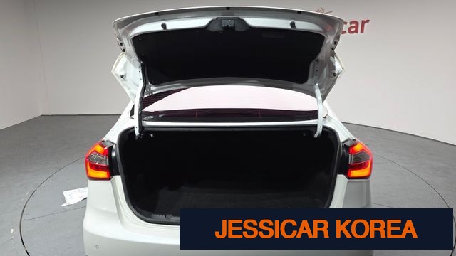 2013 Kia K3 - Thumbnail 14