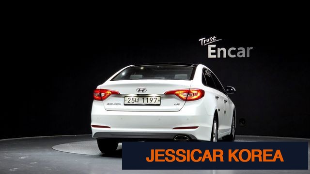 2015 Hyundai LF Sonata - Thumbnail 19