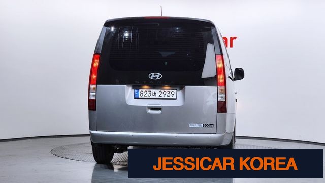 2025 Hyundai Staria - Thumbnail 16
