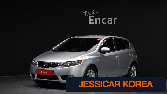 2013 Kia forte hatchback - Thumbnail 18
