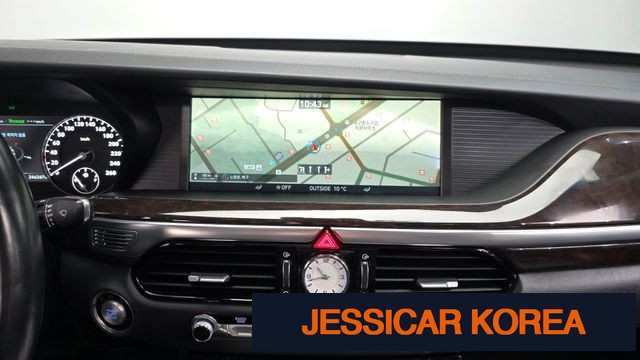 2016 Genesis EQ900 - Thumbnail 18