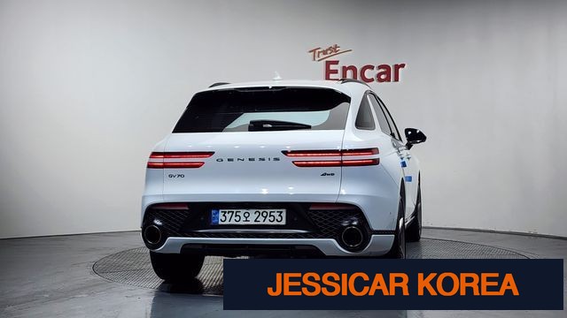 2022 Genesis GV70 - Thumbnail 12