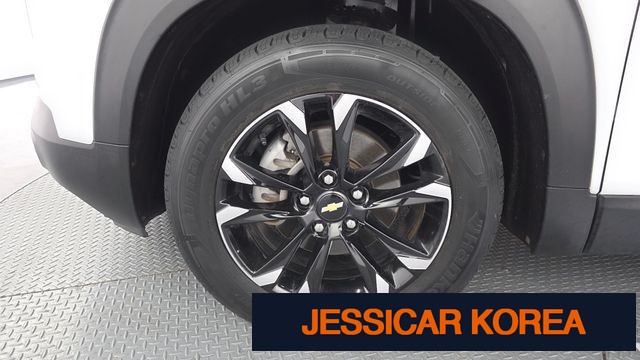 2021 Chevrolet Trailblazer - Thumbnail 3