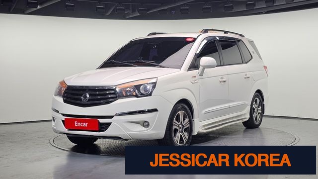2015 KG Mobility Korando Turismo - Thumbnail 2