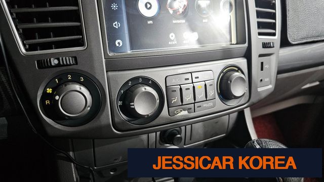 2015 KG Mobility Korando Turismo - Thumbnail 11