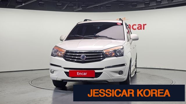 2015 KG Mobility Korando Turismo - Thumbnail 14