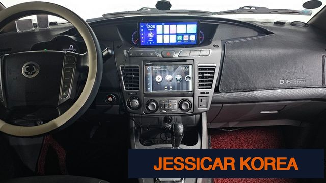 2015 KG Mobility Korando Turismo - Thumbnail 17