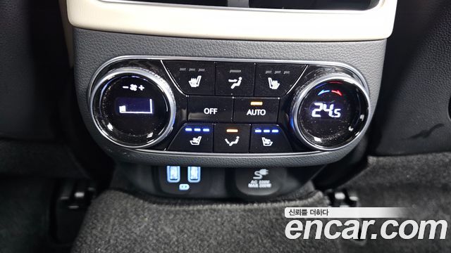 2024 Genesis GV70 - Thumbnail 5