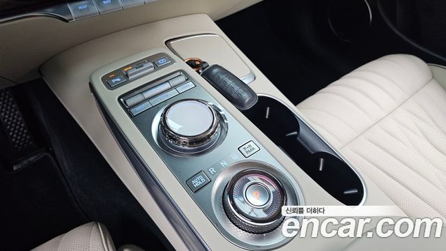 2024 Genesis GV70 - Thumbnail 8