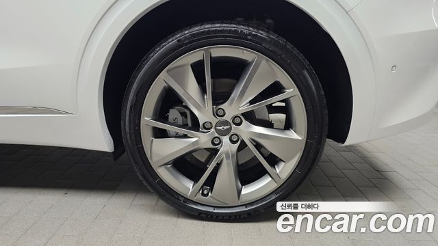 2024 Genesis GV70 - Thumbnail 13