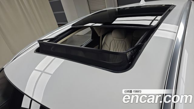 2024 Genesis GV70 - Thumbnail 14