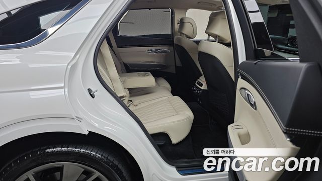 2024 Genesis GV70 - Thumbnail 19