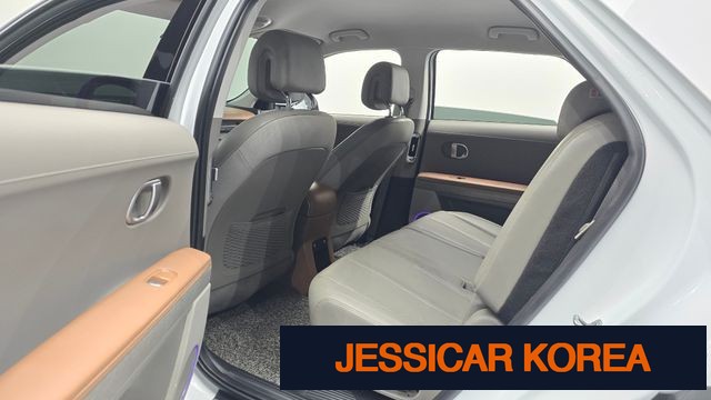 2022 Hyundai Ioniq 5 - Thumbnail 2