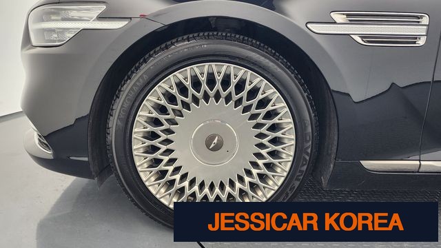 2021 Genesis G90 - Thumbnail 8