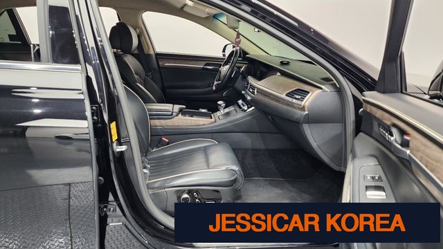 2021 Genesis G90 - Thumbnail 17