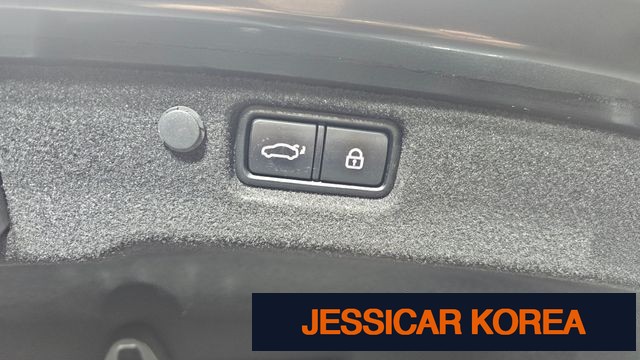 2020 Kia K7 Premier Hybrid - Thumbnail 7