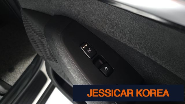 2021 Kia Seltos - Thumbnail 4