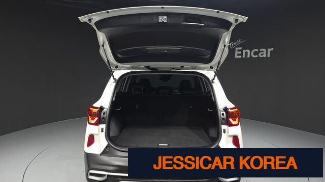 2021 Kia Seltos - Thumbnail 19