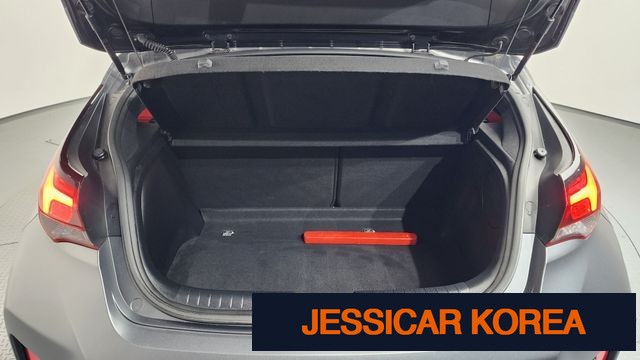 2018 Hyundai Veloster (JS) - Thumbnail 9