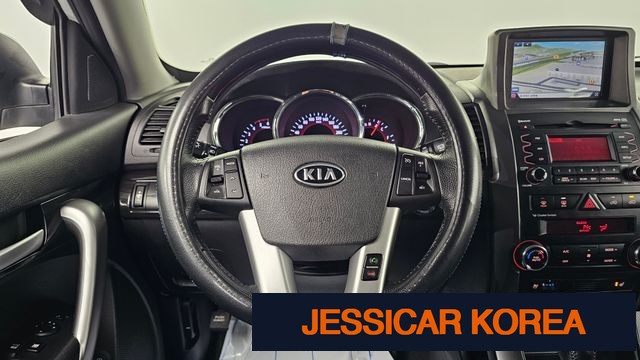 2011 Kia Sorento R - Thumbnail 2