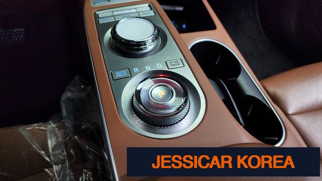 2022 Genesis GV70 - Thumbnail 8
