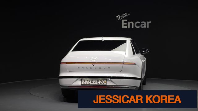 2025 Hyundai Grandeur (GN7) - Thumbnail 14