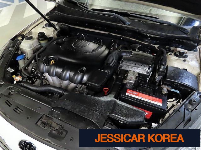 2011 Kia K5 - Thumbnail 15