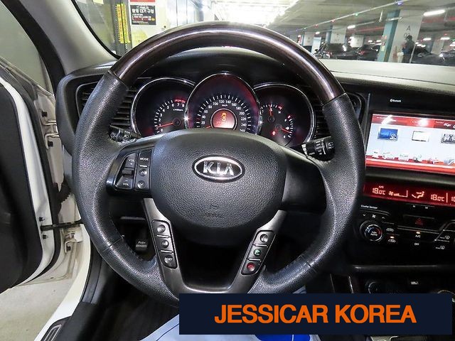 2011 Kia K5 - Thumbnail 16