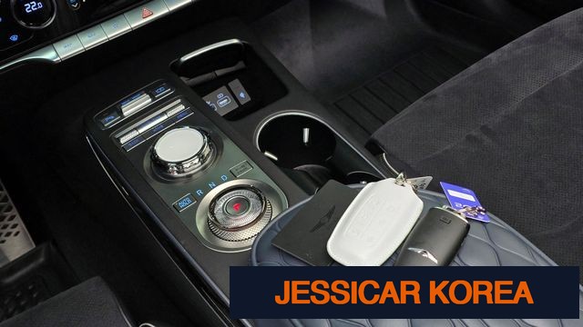 2021 Genesis GV70 - Thumbnail 19