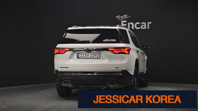2023 Chevrolet Traverse - Thumbnail 12