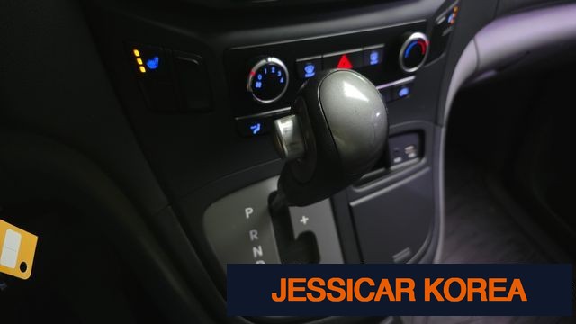 2017 Hyundai Grand Starex - Thumbnail 2