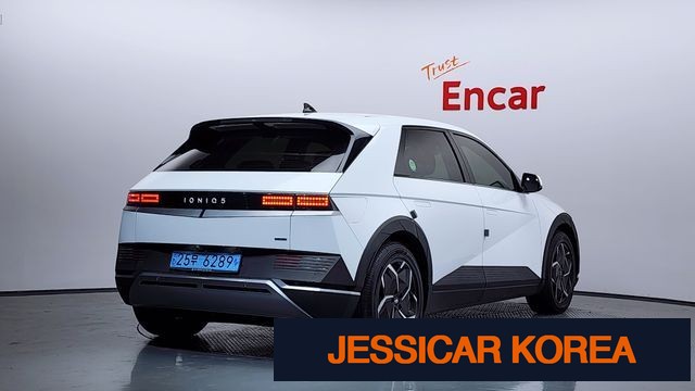 2022 Hyundai Ioniq 5 - Thumbnail 8