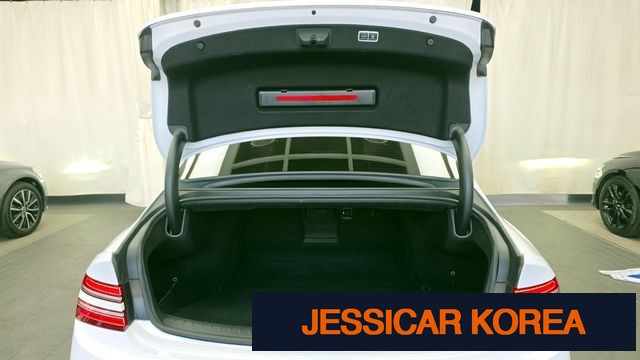 2022 Genesis G80 (RG3) - Thumbnail 16