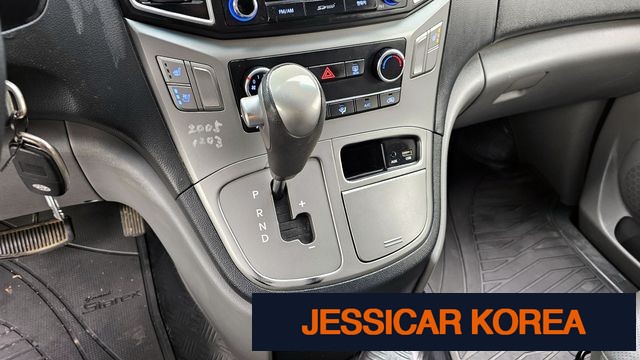 2016 Hyundai Grand Starex - Thumbnail 17