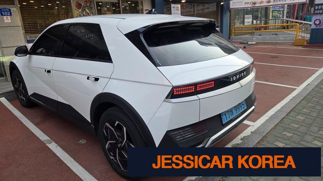 2023 Hyundai Ioniq 5 - Thumbnail 3