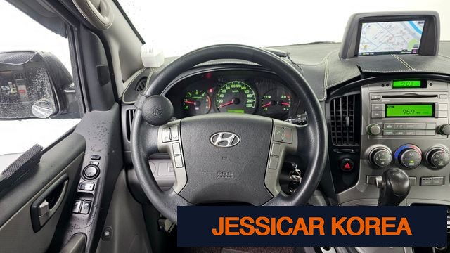 2013 Hyundai Grand Starex - Thumbnail 3
