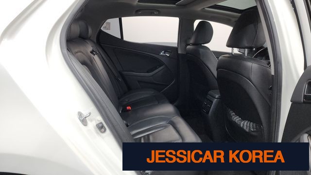 2011 Kia K5 - Thumbnail 2