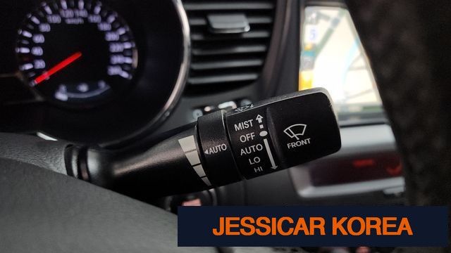 2011 Kia K5 - Thumbnail 4