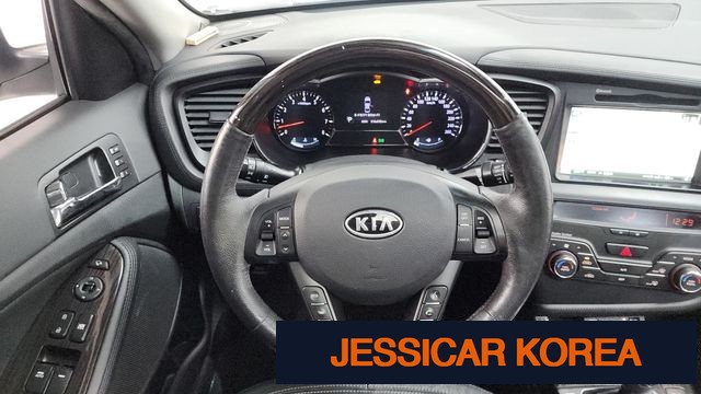 2011 Kia K5 - Thumbnail 9
