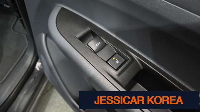 2021 Chevrolet Bolt EV - Thumbnail 11