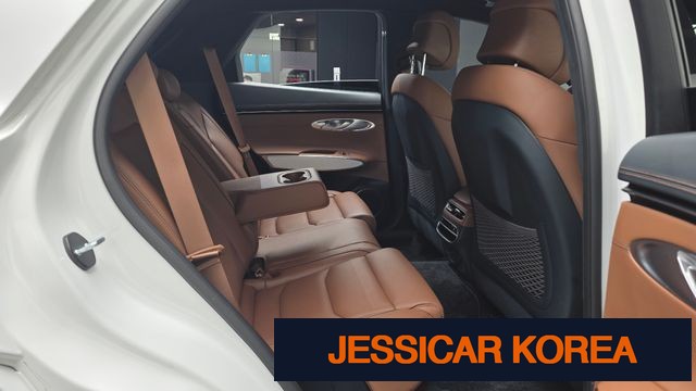 2023 Genesis GV70 - Thumbnail 7
