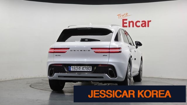 2023 Genesis GV70 - Thumbnail 18