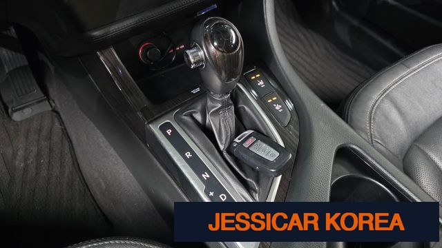 2011 Kia K5 - Thumbnail 2