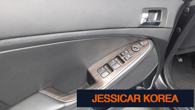 2011 Kia K5 - Thumbnail 8
