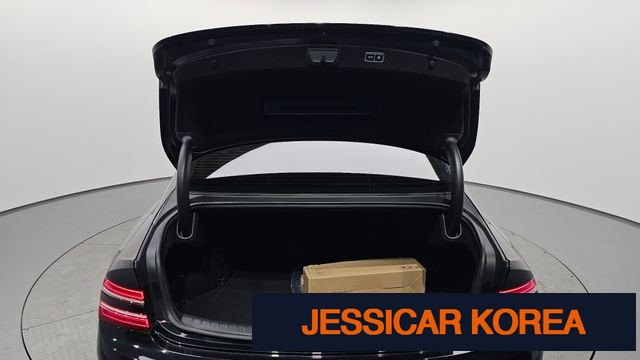 2022 Genesis G80 (RG3) - Thumbnail 16