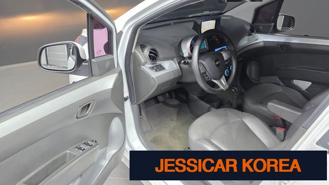 2013 Chevrolet Spark - Thumbnail 3