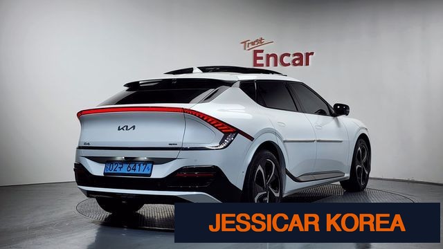 2022 Kia EV6 - Thumbnail 2